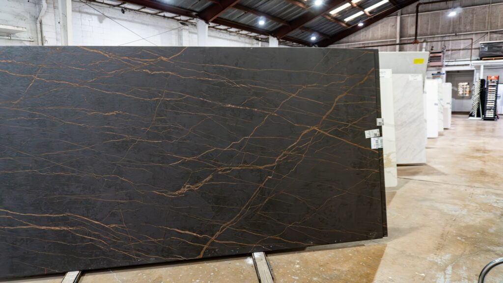 Dekton Laurent